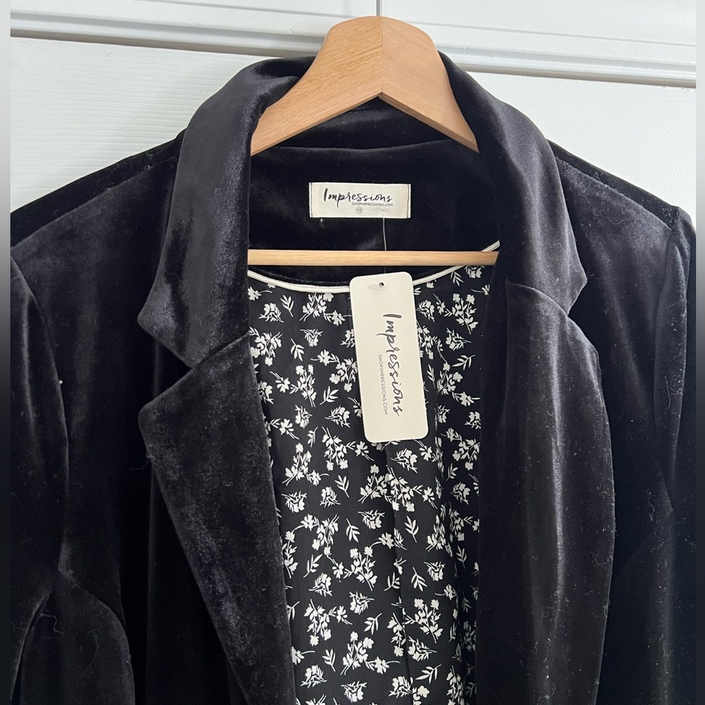 Velvet Blazer | 1X - Picture 3 of 7